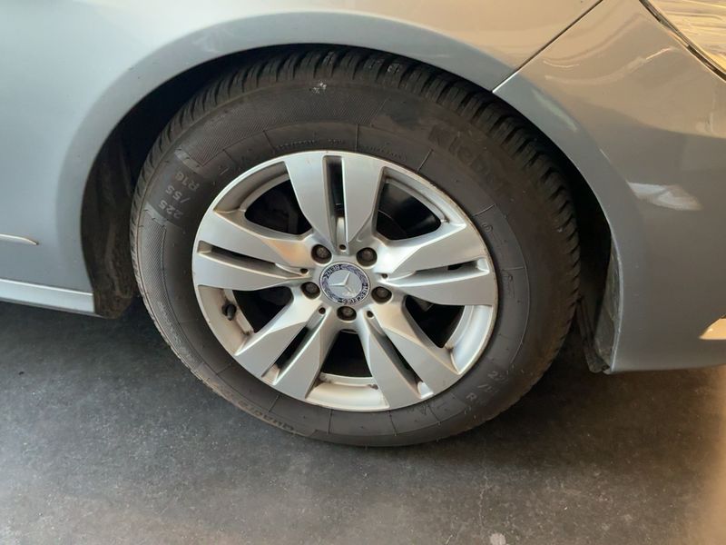 Mercedes-Benz E-Klasse E 220 CDI BlueEfficiency Avantgarde 2009 – снимка 20