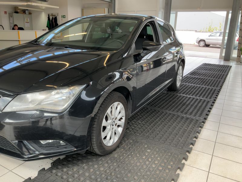 Seat Leon 1.6 TDI Style 2013 – снимка 2