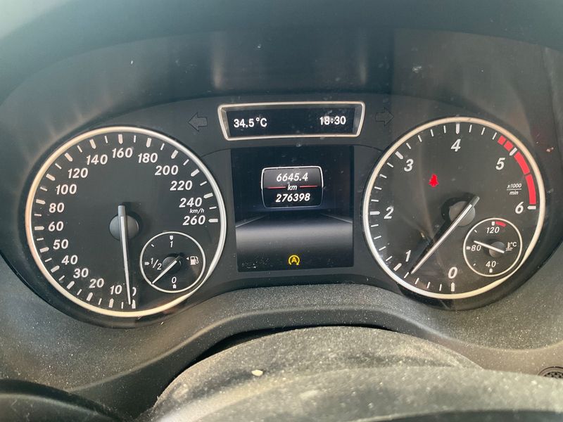 Mercedes-Benz GLA-Klasse GLA 180 d Executive 2015 – снимка 18