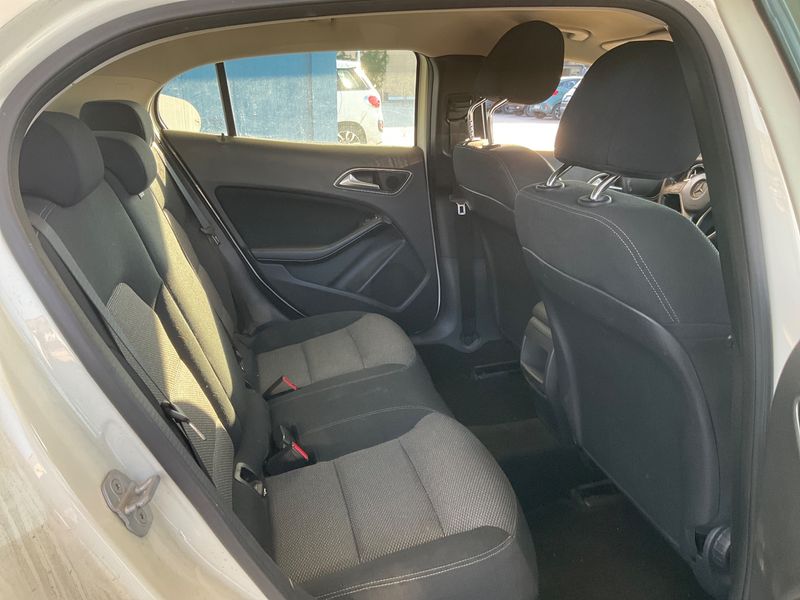 Mercedes-Benz GLA-Klasse GLA 180 d Executive 2015 – снимка 19
