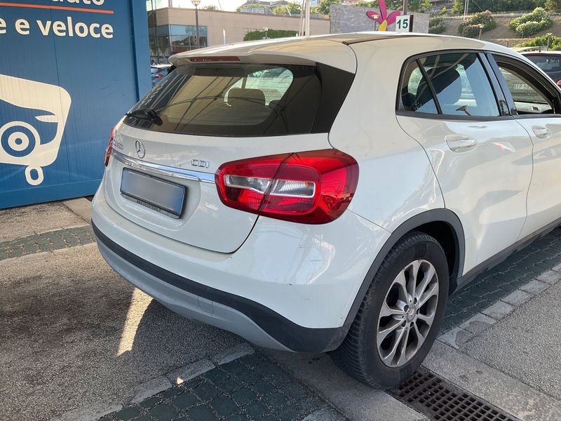 Mercedes-Benz GLA-Klasse GLA 180 d Executive 2015 – снимка 8