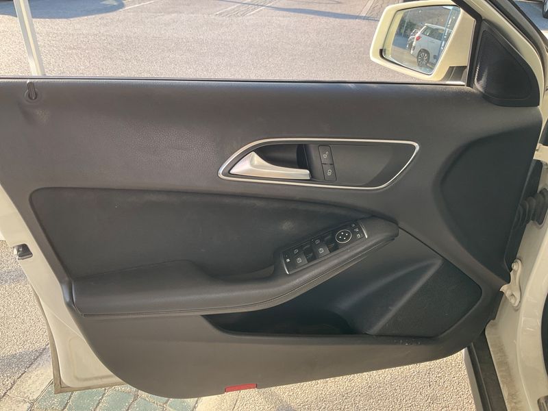 Mercedes-Benz GLA-Klasse GLA 180 d Executive 2015 – снимка 27