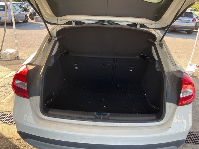 Mercedes-Benz GLA-Klasse GLA 180 d Executive 2015 – снимка 15