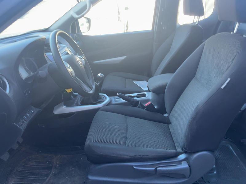 Nissan NP300 Pick-up 2.3 dCi Visia King Cab 4x4 2018 – снимка 16