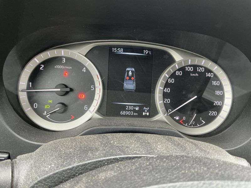 Nissan NP300 Pick-up 2.3 dCi Visia King Cab 4x4 2018 – снимка 18