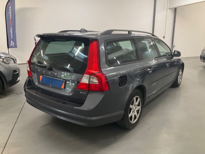 Volvo V70 2.4 D Momentum 2008 – снимка 2