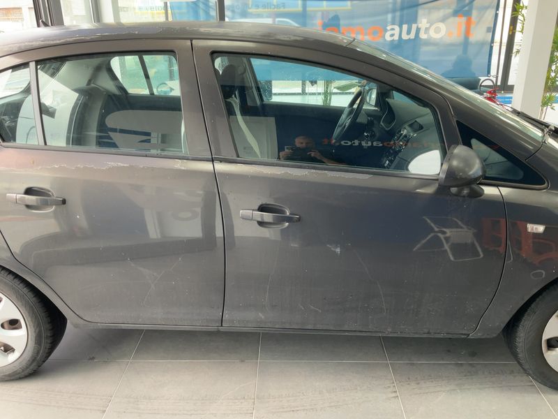 Opel Corsa 1.2 Edition 2013 – снимка 10