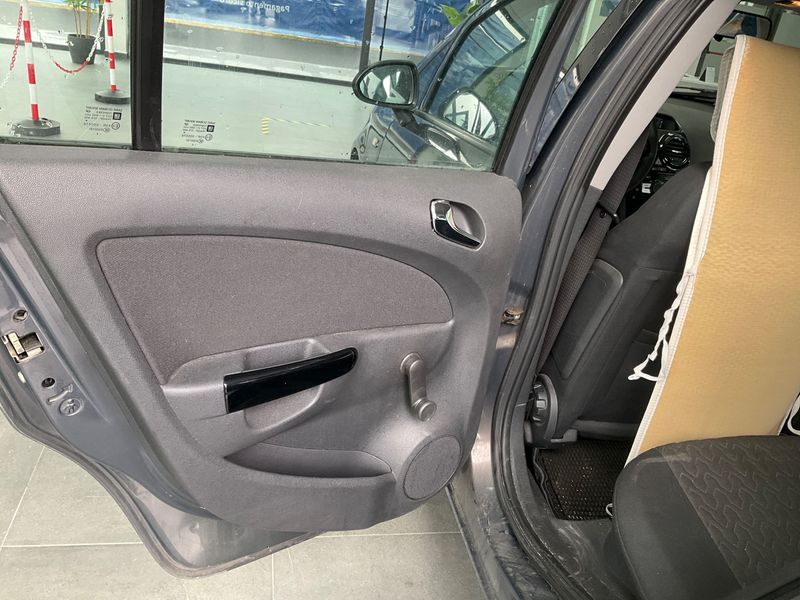 Opel Corsa 1.2 Edition 2013 – снимка 37