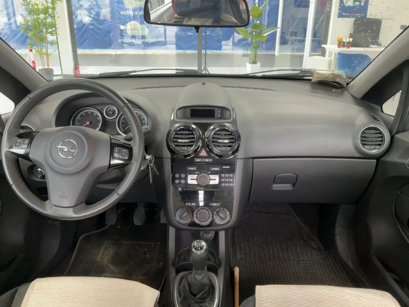 Opel Corsa 1.2 Edition 2013 – снимка 17