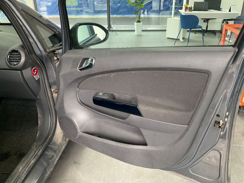 Opel Corsa 1.2 Edition 2013 – снимка 40