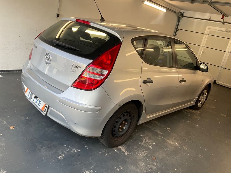 Hyundai i30 1.4 Classic 2012 – снимка 2