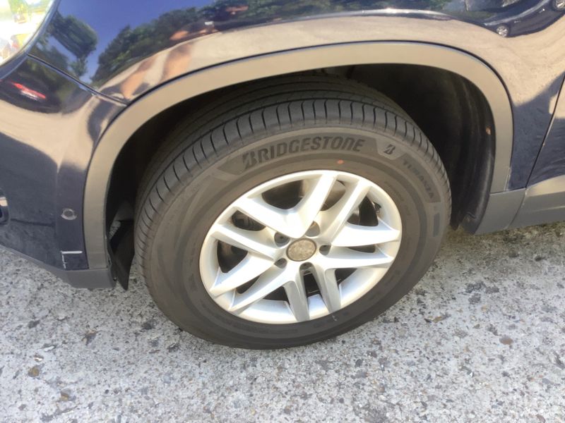 Volkswagen Tiguan 1.4 TSI Team BlueMotion Tech 2011 – снимка 3