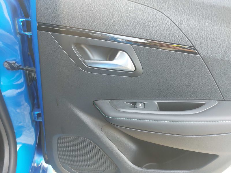Peugeot 208 1.2 PureTech Allure Pack 2021 – снимка 34