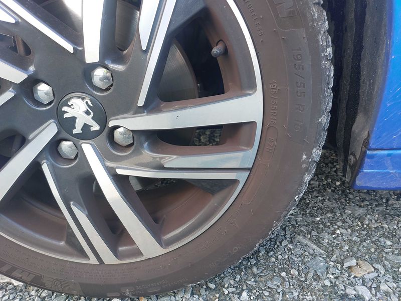 Peugeot 208 1.2 PureTech Allure Pack 2021 – снимка 40