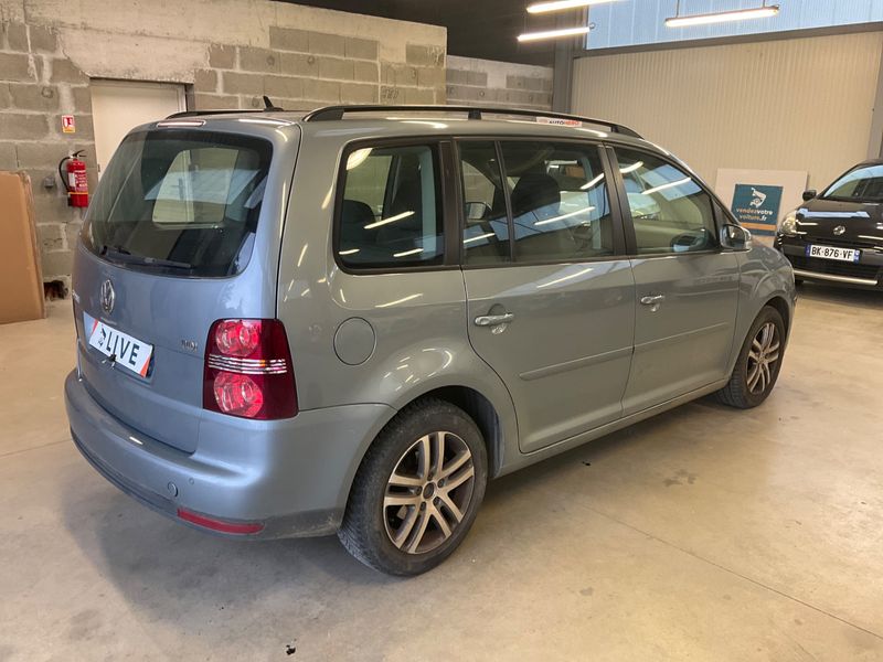 Volkswagen Touran 1.9 TDI Trendline 2009 – снимка 2