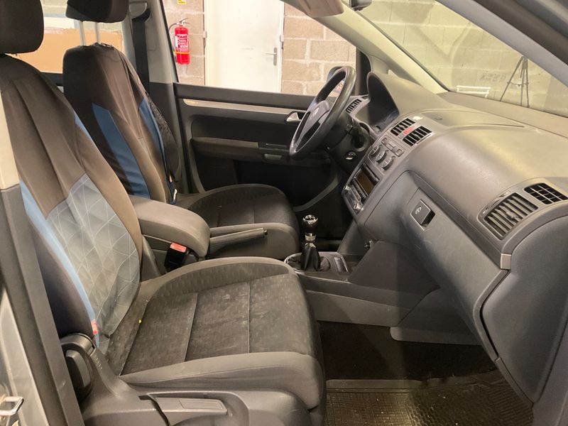 Volkswagen Touran 1.9 TDI Trendline 2009 – снимка 3
