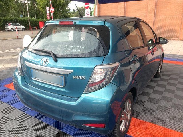 Toyota Yaris 1.0 VVT-i Active 2014 – снимка 8