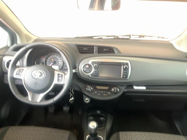 Toyota Yaris 1.0 VVT-i Active 2014 – снимка 17