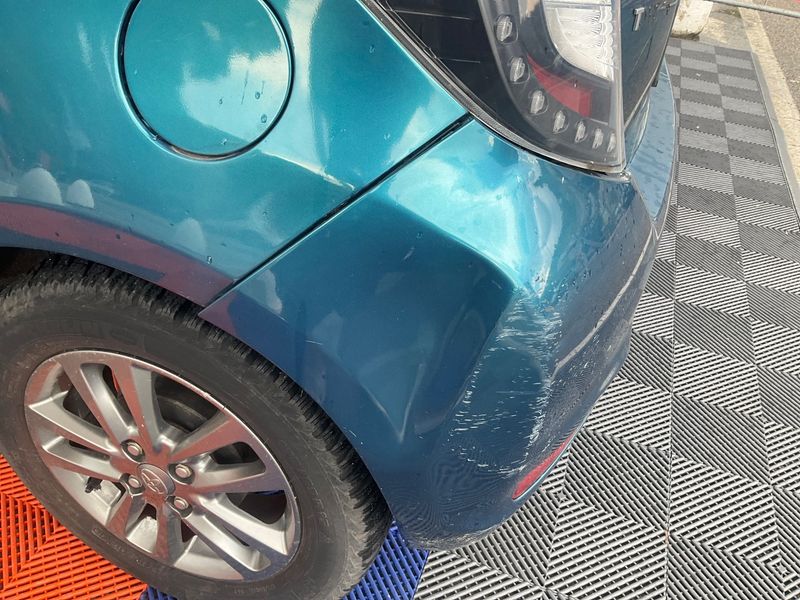 Toyota Yaris 1.0 VVT-i Active 2014 – снимка 23