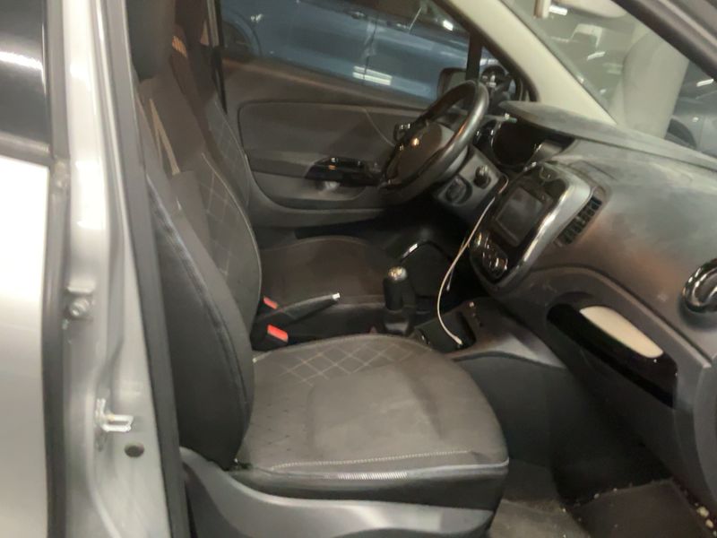 Renault Captur 0.9 Energy Intens 2015 – снимка 16