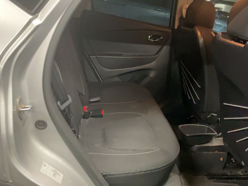 Renault Captur 0.9 Energy Intens 2015 – снимка 19