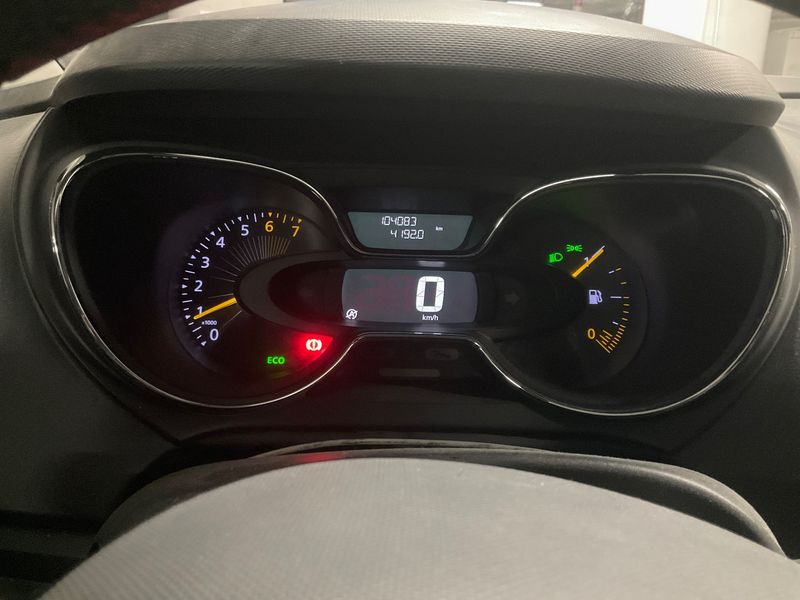 Renault Captur 0.9 Energy Intens 2015 – снимка 18