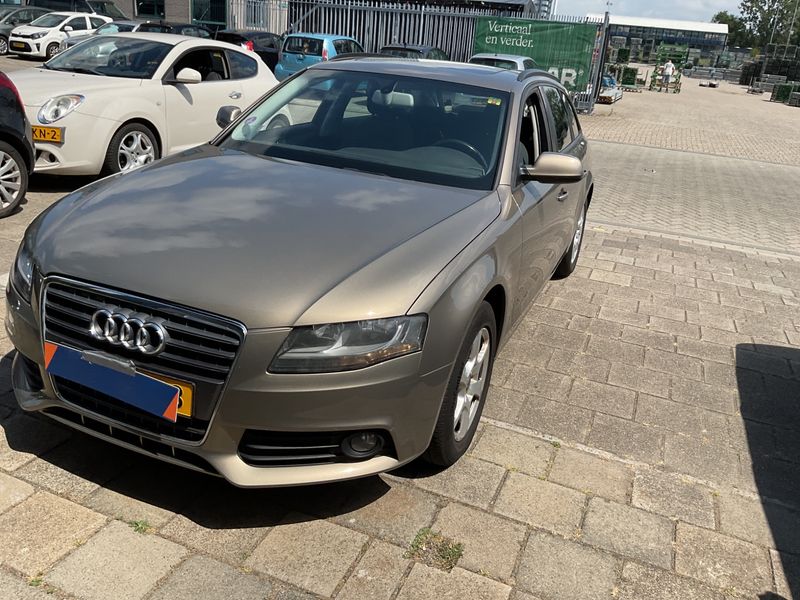 Audi A4 2.0 TFSI Attraction 2010 – снимка 1