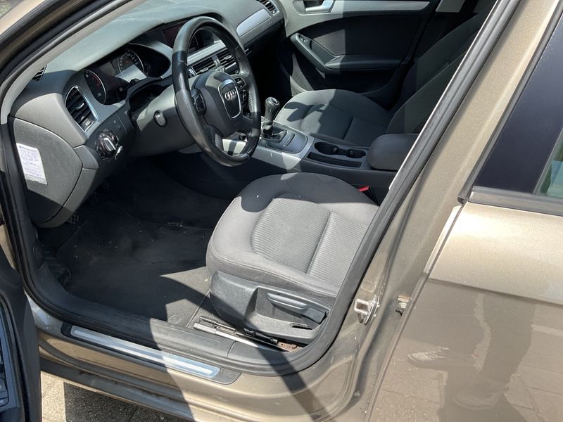 Audi A4 2.0 TFSI Attraction 2010 – снимка 3