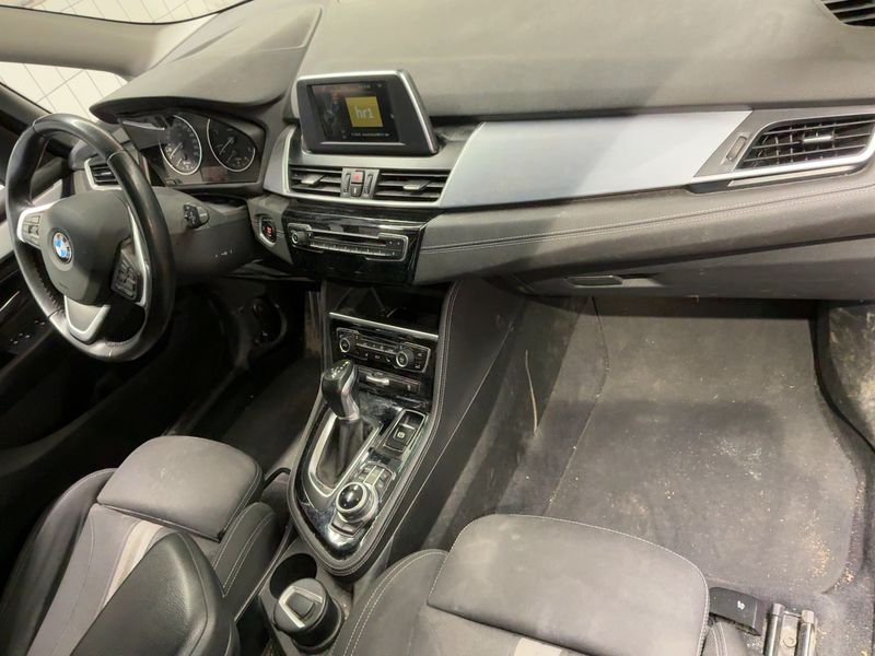 BMW 2er 218d Gran Tourer Sport Line 2017 – снимка 18