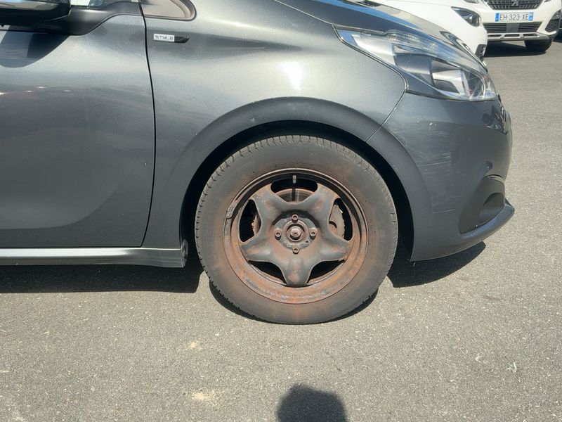 Peugeot 208 1.2 PureTech Style 2016 – снимка 11