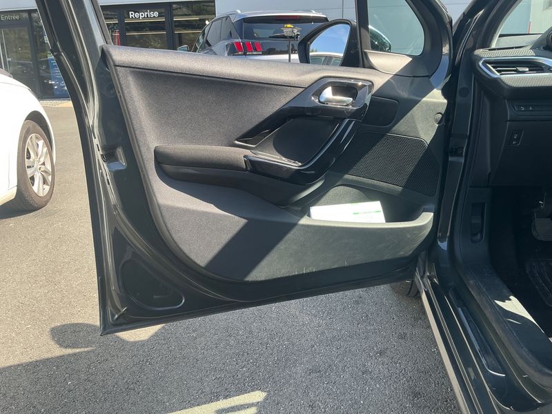 Peugeot 208 1.2 PureTech Style 2016 – снимка 27