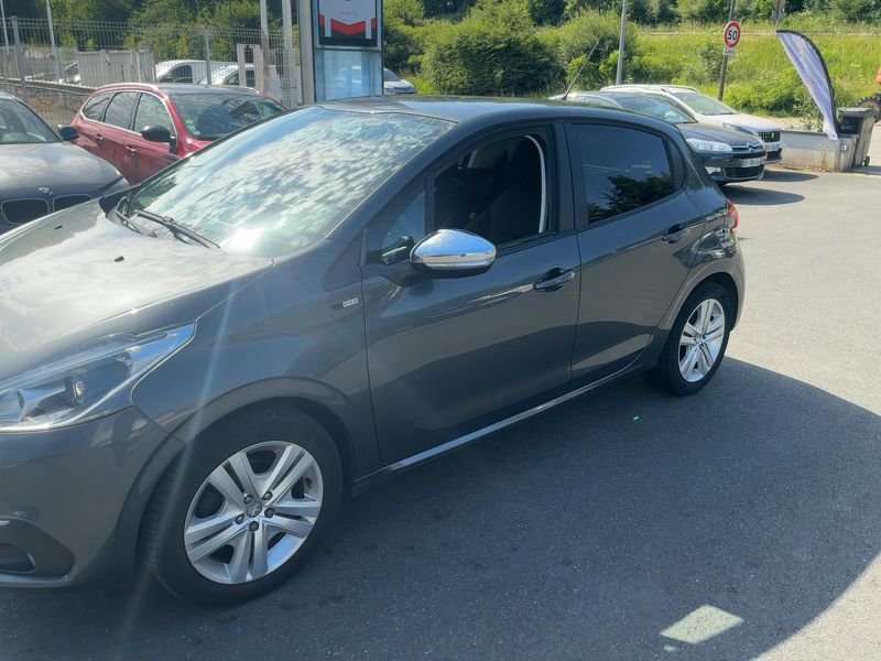 Peugeot 208 1.2 PureTech Style 2016 – снимка 2