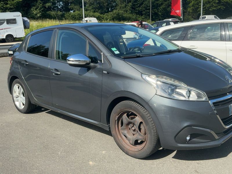 Peugeot 208 1.2 PureTech Style 2016 – снимка 12