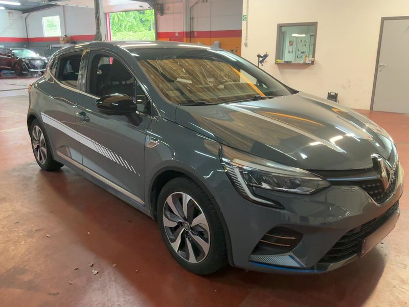 Renault Clio 1.6 Hybrid E-Tech Premiere Edition 2021 – снимка 12