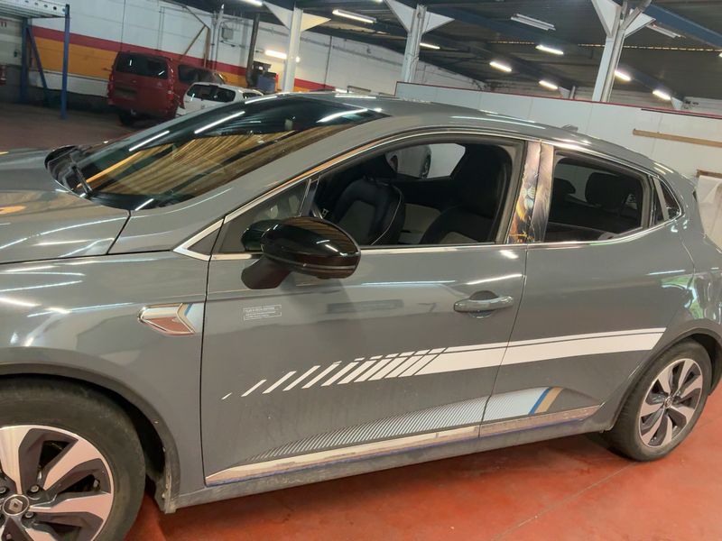 Renault Clio 1.6 Hybrid E-Tech Premiere Edition 2021 – снимка 4