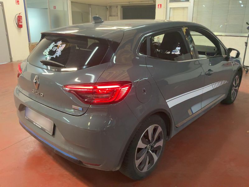 Renault Clio 1.6 Hybrid E-Tech Premiere Edition 2021 – снимка 8