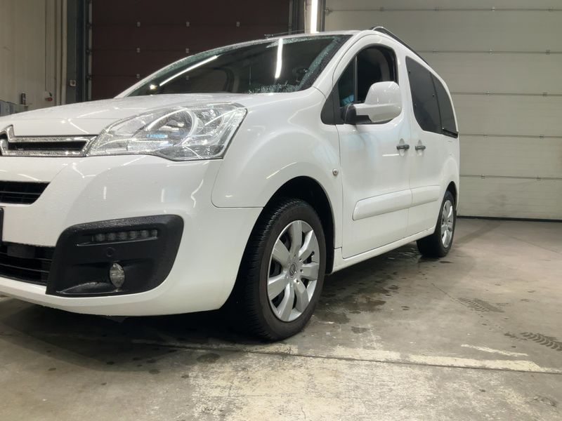 Citroen Berlingo 1.6 Blue-HDi Selection 2018 – снимка 2
