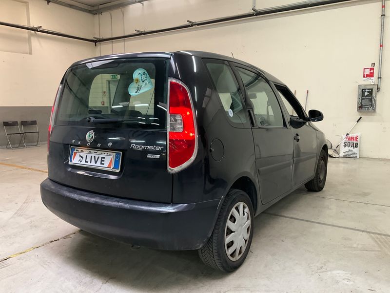 Skoda Roomster 1.4 TDI Style 2008 – снимка 2