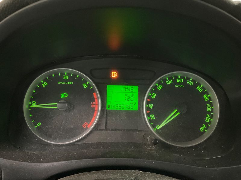 Skoda Roomster 1.4 TDI Style 2008 – снимка 4