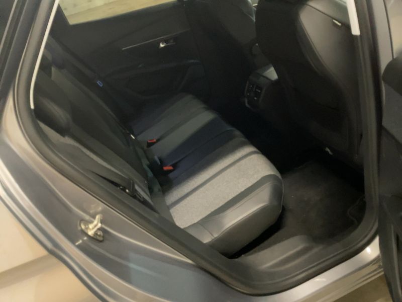 Peugeot 3008 1.2 PureTech Allure 2017 – снимка 19