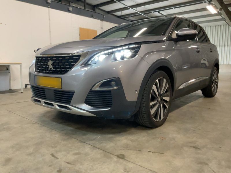 Peugeot 3008 1.2 PureTech Allure 2017 – снимка 2