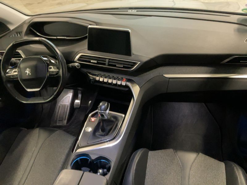 Peugeot 3008 1.2 PureTech Allure 2017 – снимка 17