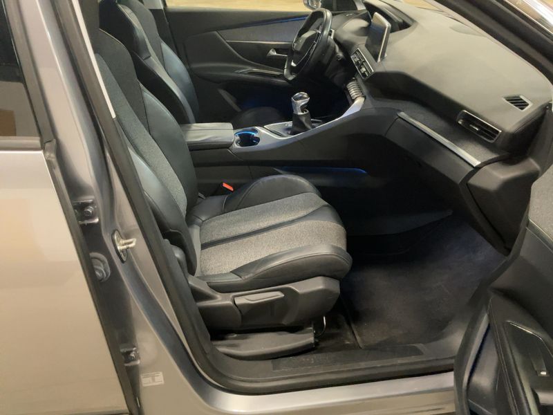 Peugeot 3008 1.2 PureTech Allure 2017 – снимка 16