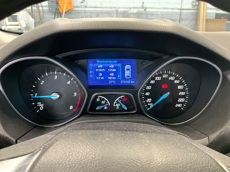 Ford Focus 1.6 TDCi Trend 2012 – снимка 4