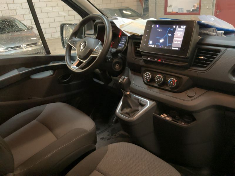 Renault Trafic 2.0 BLUE dCi Cabine Approfondie L1H1 3T Confort 2024 – снимка 17