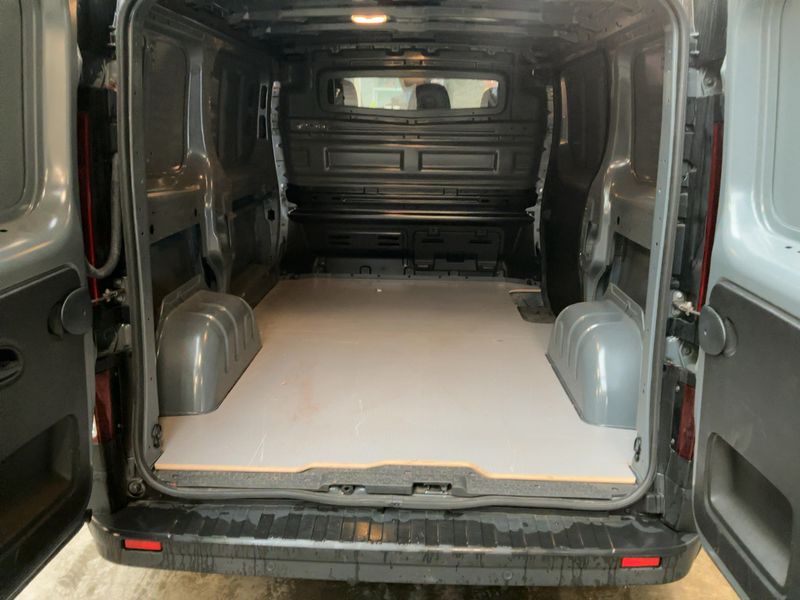 Renault Trafic 2.0 BLUE dCi Cabine Approfondie L1H1 3T Confort 2024 – снимка 15