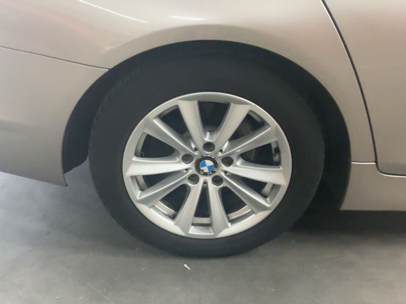 BMW 5er 520d 2011 – снимка 17