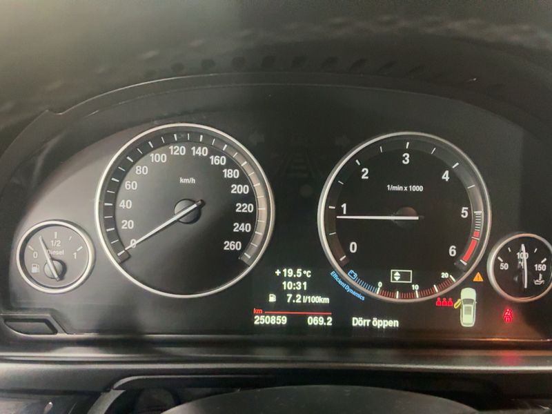 BMW 5er 520d 2011 – снимка 13