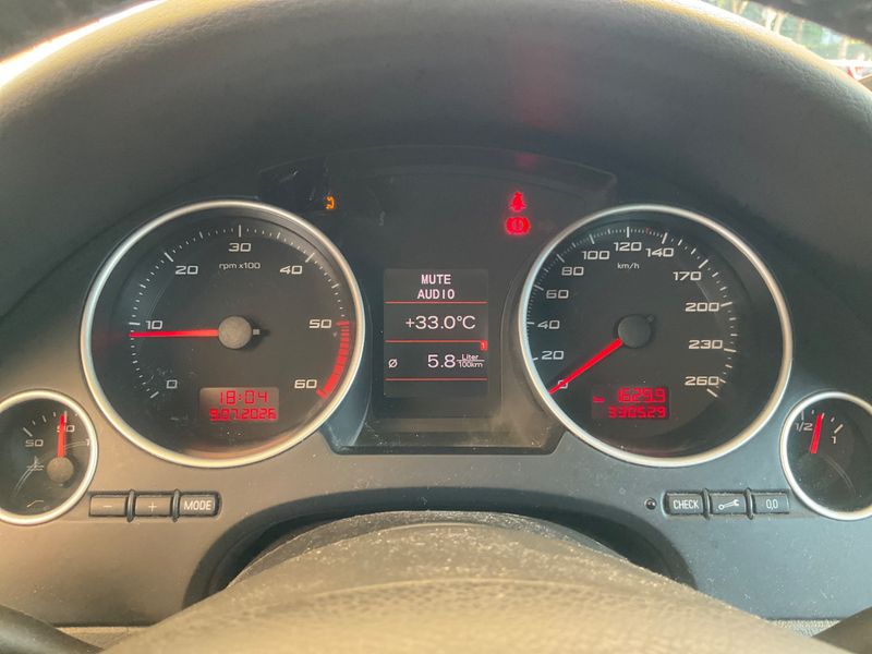 Seat Exeo 2.0 TDI Style 2010 – снимка 4