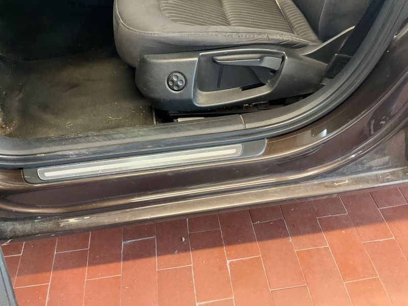Audi A4 2.0 TDI Ambiente 2015 – снимка 39